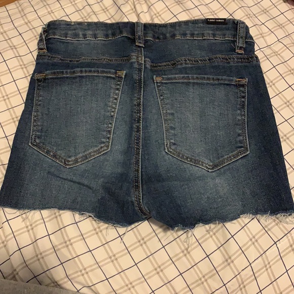 Shorts - Picture 2 of 3